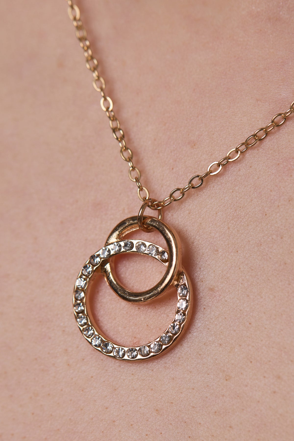 Necklace with Interlocking Circle Pendant
