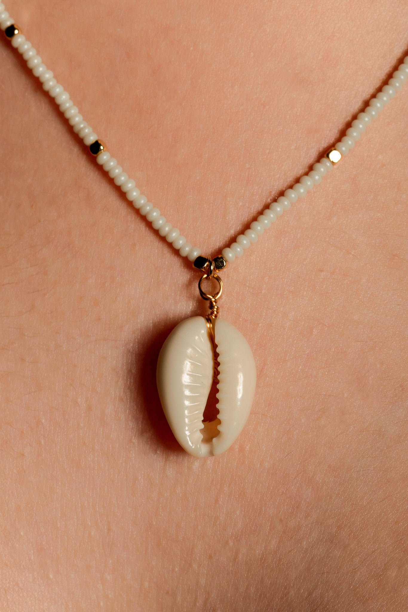Beaded Necklace with Shell Pendant