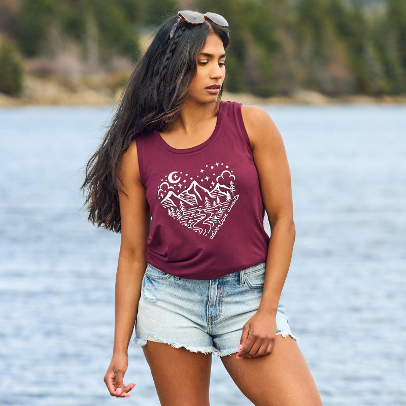 Palm Tree and Hibiscus Graphic Scoop-Neck Tank with Shirttail Hem
